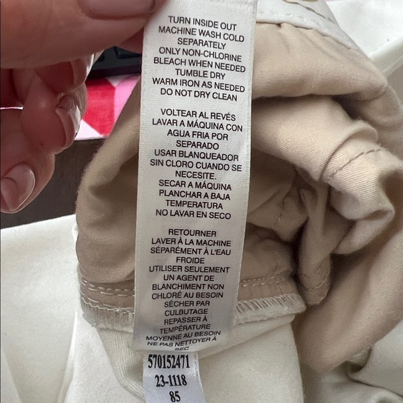 White House Black Market Soft Denim Skinny Leg Jeans. - Picture 9 of 9